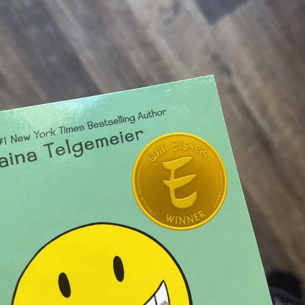 Smile Comic Book Raina Telgemeier Comic Art  Graphic Novel Kids Education